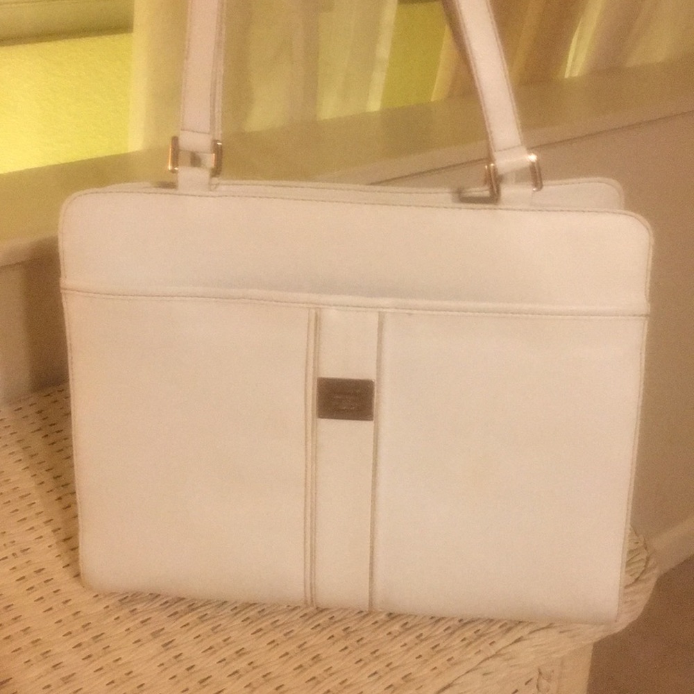 Vegan/Leather Shoulder Bag. - Picture 3 of 9